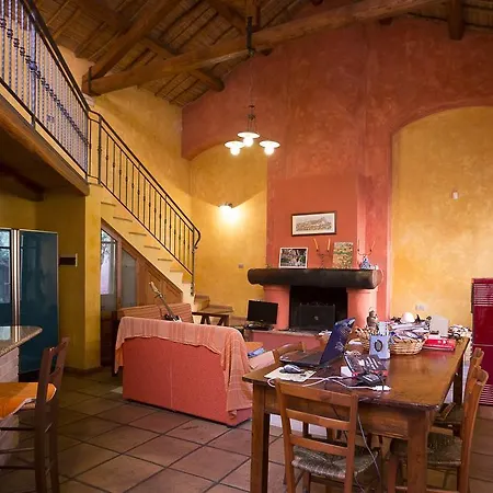 La Casa Di Carta Couette-café Quartu SantʼElena
